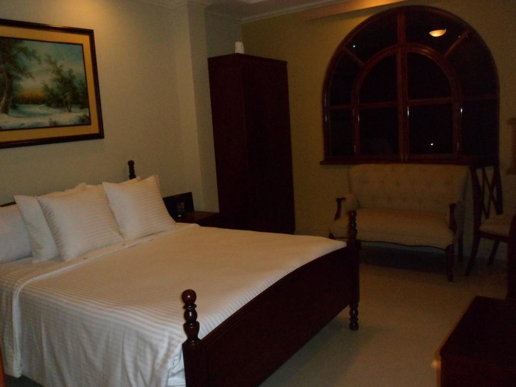 Hotel Maria Isabel Manta Quarto foto